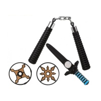 Nunchakus, poignard et shurikens ninja