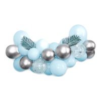 Guirlande de ballons organiques bleu ciel et argenté - 32 unités